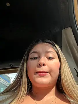 lunablossom  online show from 10-19-25, 08:11