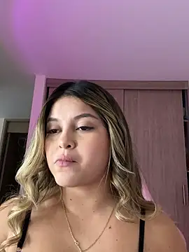 lunablossom  online show from 10-15-25, 10:29