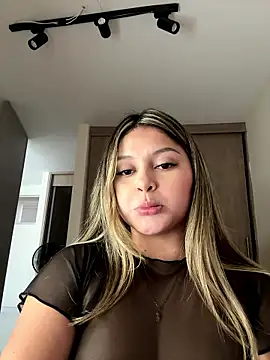 lunablossom  online show from 01-10-26, 10:05