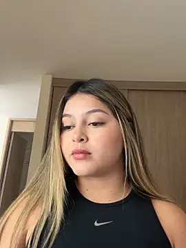 lunablossom  online show from 10-11-25, 06:53