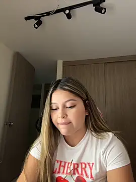 lunablossom  online show from 03-08-26, 02:04