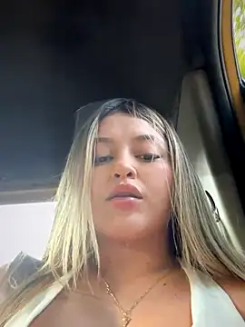 lunablossom  online show from 09-28-25, 10:06