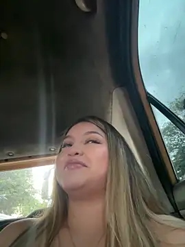 lunablossom  online show from 09-18-25, 10:35