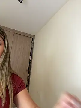 lunablossom  online show from 02-20-26, 09:17