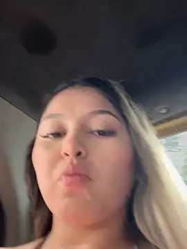 lunablossom  online show from 12-05-25, 08:39