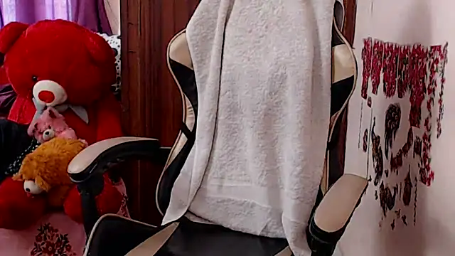 Naughty Kashish online show from 05-20-26, 06:10
