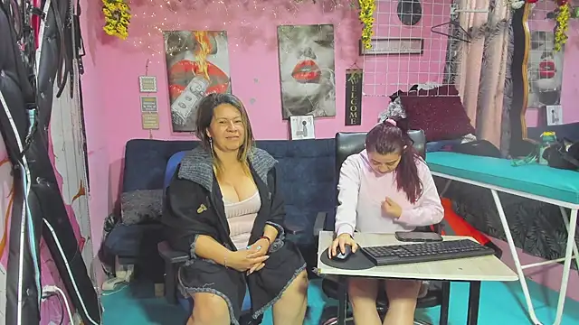 lesbiancuple online show from 05-27-26, 12:12