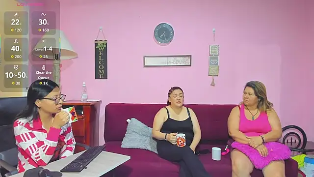 Snapshot of lesbiancuple chatting on 10-08-25, 12:28 lesbiancuple online show from 10-08-25, 12:28