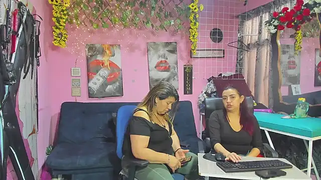 lesbiancuple online show from 05-30-26, 12:22