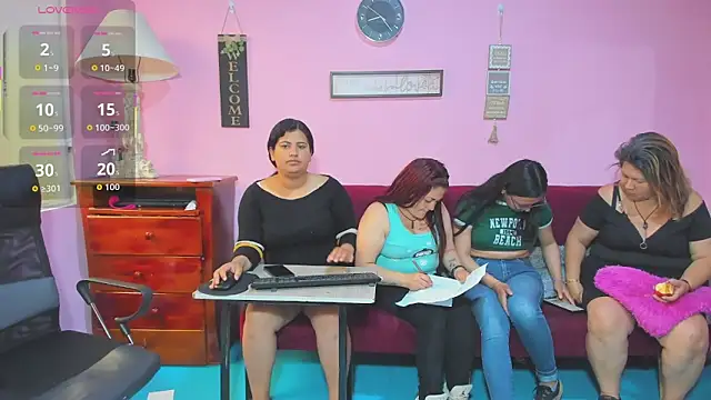 Snapshot of lesbiancuple chatting on 10-13-25, 01:23 lesbiancuple online show from 10-13-25, 01:23