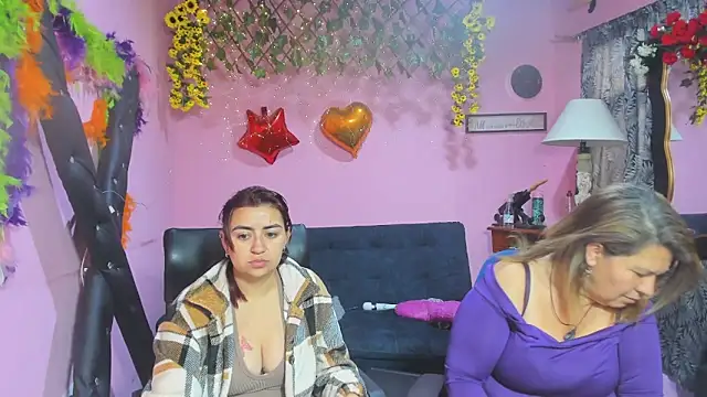 lesbiancuple online show from 03-03-26, 12:01