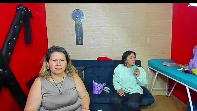 lesbiancuple online show from 10-28-25, 12:33