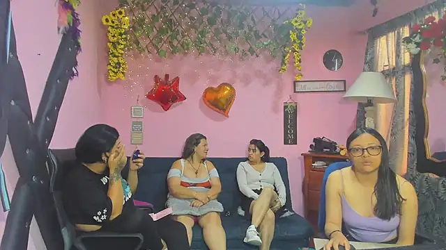 lesbiancuple online show from 03-25-26, 12:04