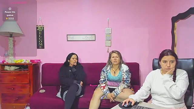 lesbiancuple online show from 11-20-25, 01:39