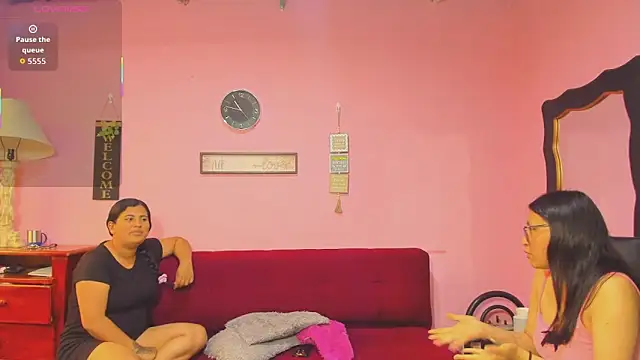 Snapshot of lesbiancuple chatting on 10-18-25, 03:47 lesbiancuple online show from 10-18-25, 03:47
