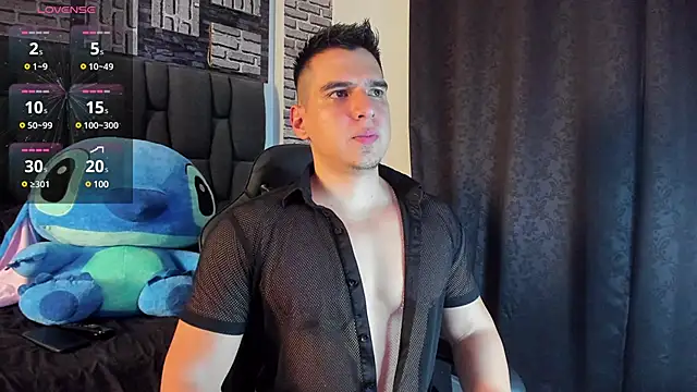 Snapshot of leyton_flex chatting on 03-17-25, 11:46 leyton flex online show from 03-17-25, 11:46