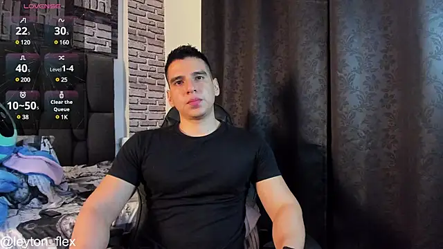 Snapshot of leyton_flex chatting on 02-07-25, 12:20 leyton flex online show from 02-07-25, 12:20