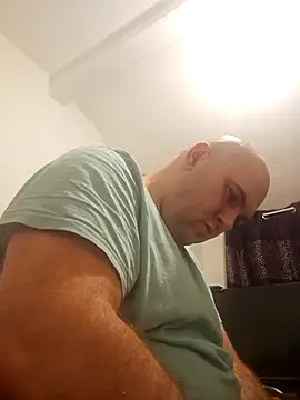 mario890605 online show from 09-12-25, 10:42