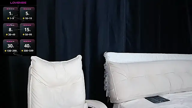 Snapshot of qianqian_ chatting on 01-06-25, 11:18 qianqian  online show from 01-06-25, 11:18