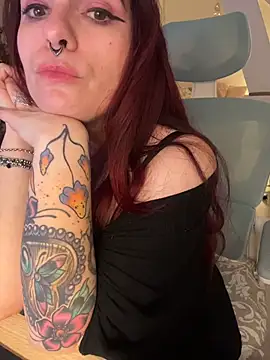 LunaMoongirl online show from 11-29-25, 05:35