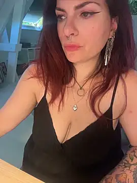 LunaMoongirl online show from 05-27-26, 11:17