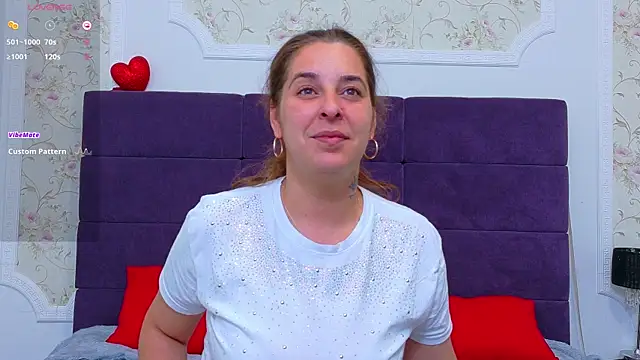 Snapshot of KarinaNoir chatting on 07-06-26, 03:57 KarinaNoir online show from 07-06-26, 03:57