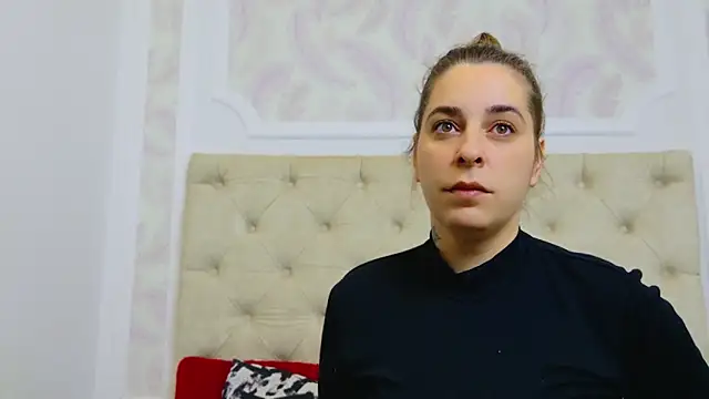 Snapshot of KarinaNoir chatting on 03-02-25, 05:01 KarinaNoir online show from 03-02-25, 05:01