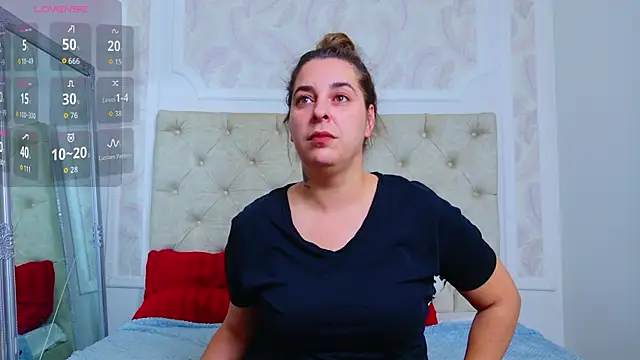 Snapshot of KarinaNoir chatting on 09-24-25, 04:19 KarinaNoir online show from 09-24-25, 04:19