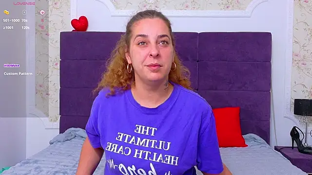 Snapshot of KarinaNoir chatting on 06-26-26, 03:56 KarinaNoir online show from 06-26-26, 03:56