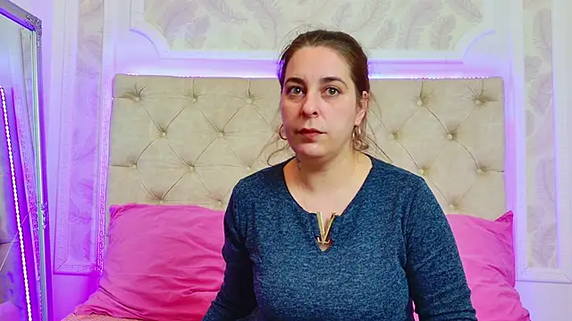 KarinaNoir online show from 04-02-26, 03:57