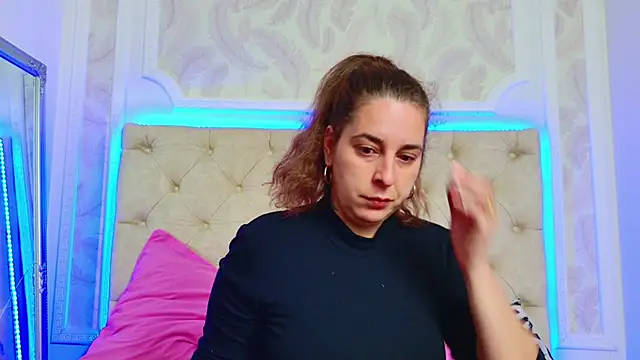 KarinaNoir online show from 04-06-26, 03:57