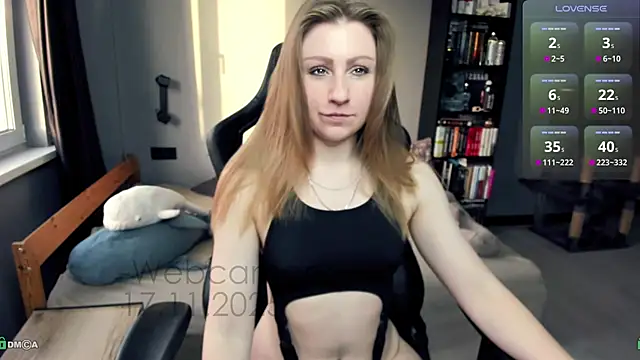 Web-cam-angel online show from 11-17-25, 01:04