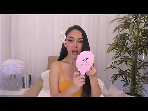 Snapshot of Holy_Bliss chatting on 10-16-25, 04:48 Holy Bliss online show from 10-16-25, 04:48