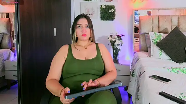 Dulce Morrys online show from 05-17-26, 04:07