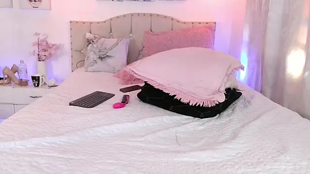 Dulce Morrys online show from 03-18-25, 08:37