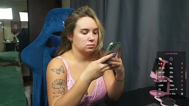 Sandra SW  online show from 11-27-25, 03:56