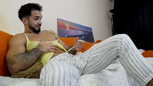 MichaelWills online show from 11-06-25, 05:33