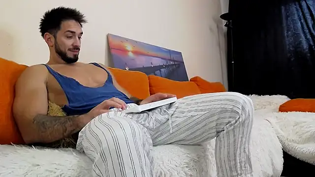 MichaelWills online show from 11-09-25, 01:04