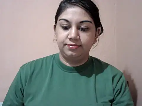 Snapshot of bellachow10 chatting on 05-06-26, 07:34 bellachow10 online show from 05-06-26, 07:34