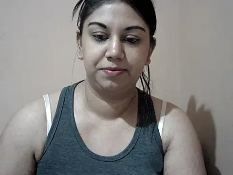 Snapshot of bellachow10 chatting on 04-22-26, 05:58 bellachow10 online show from 04-22-26, 05:58