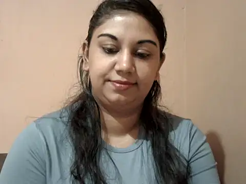 Snapshot of bellachow10 chatting on 05-29-26, 06:08 bellachow10 online show from 05-29-26, 06:08
