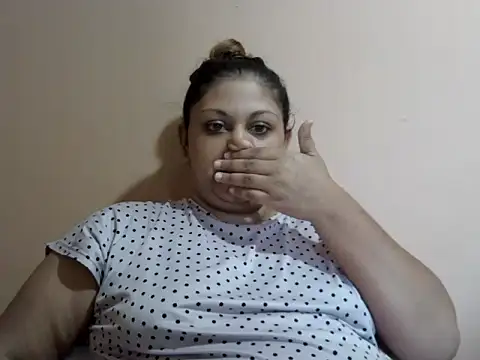 Snapshot of bellachow10 chatting on 11-11-25, 11:16 bellachow10 online show from 11-11-25, 11:16