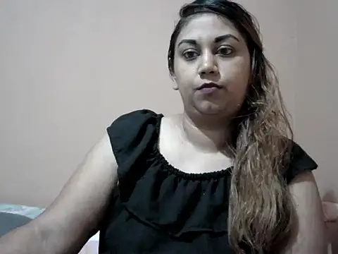 Snapshot of bellachow10 chatting on 11-29-25, 08:09 bellachow10 online show from 11-29-25, 08:09