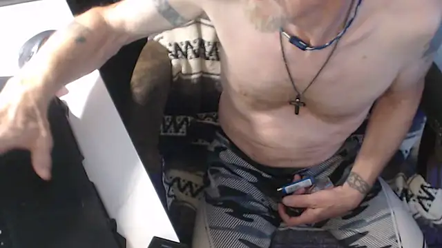 QueenDenizeAndTheCaptain online show from 09-11-25, 03:39