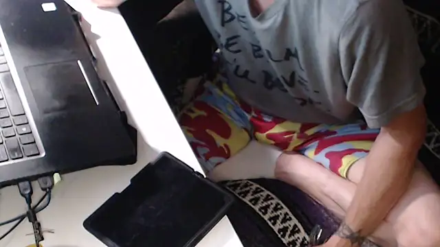 QueenDenizeAndTheCaptain online show from 09-20-25, 04:50