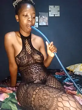 Snapshot of SheisBlacq chatting on 10-08-25, 09:04 SheisBlacq online show from 10-08-25, 09:04