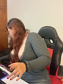 Snapshot of kayortiiz chatting on 09-22-25, 02:06 kayortiiz online show from 09-22-25, 02:06