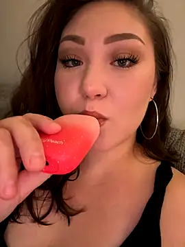 Snapshot of RosieDixx chatting on 11-25-25, 05:08 RosieDixx online show from 11-25-25, 05:08