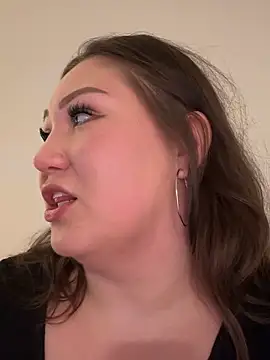 Snapshot of RosieDixx chatting on 11-04-25, 03:43 RosieDixx online show from 11-04-25, 03:43