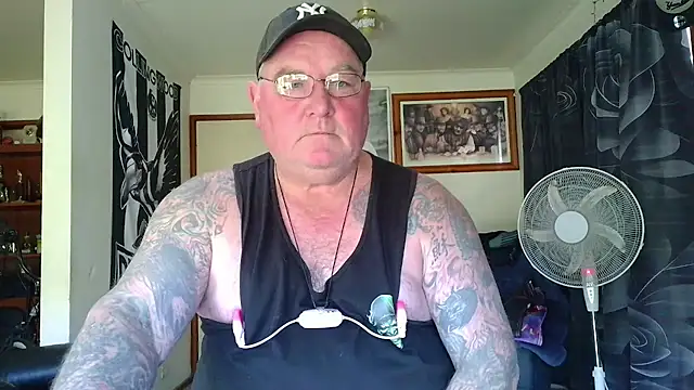 Snapshot of HOTANAL chatting on 06-25-26, 02:31 HOTANAL online show from 06-25-26, 02:31